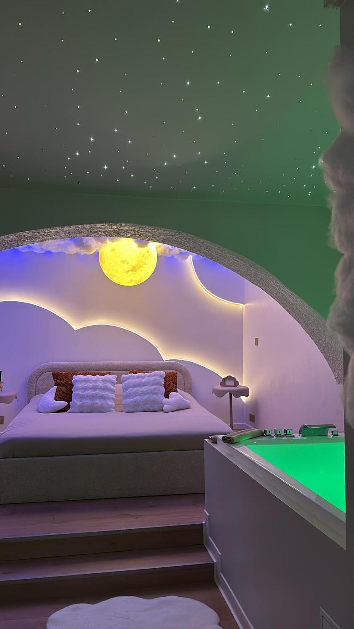 Moon Room, Nuit Insolite - Ollioules Toulon Var Dış mekan fotoğraf