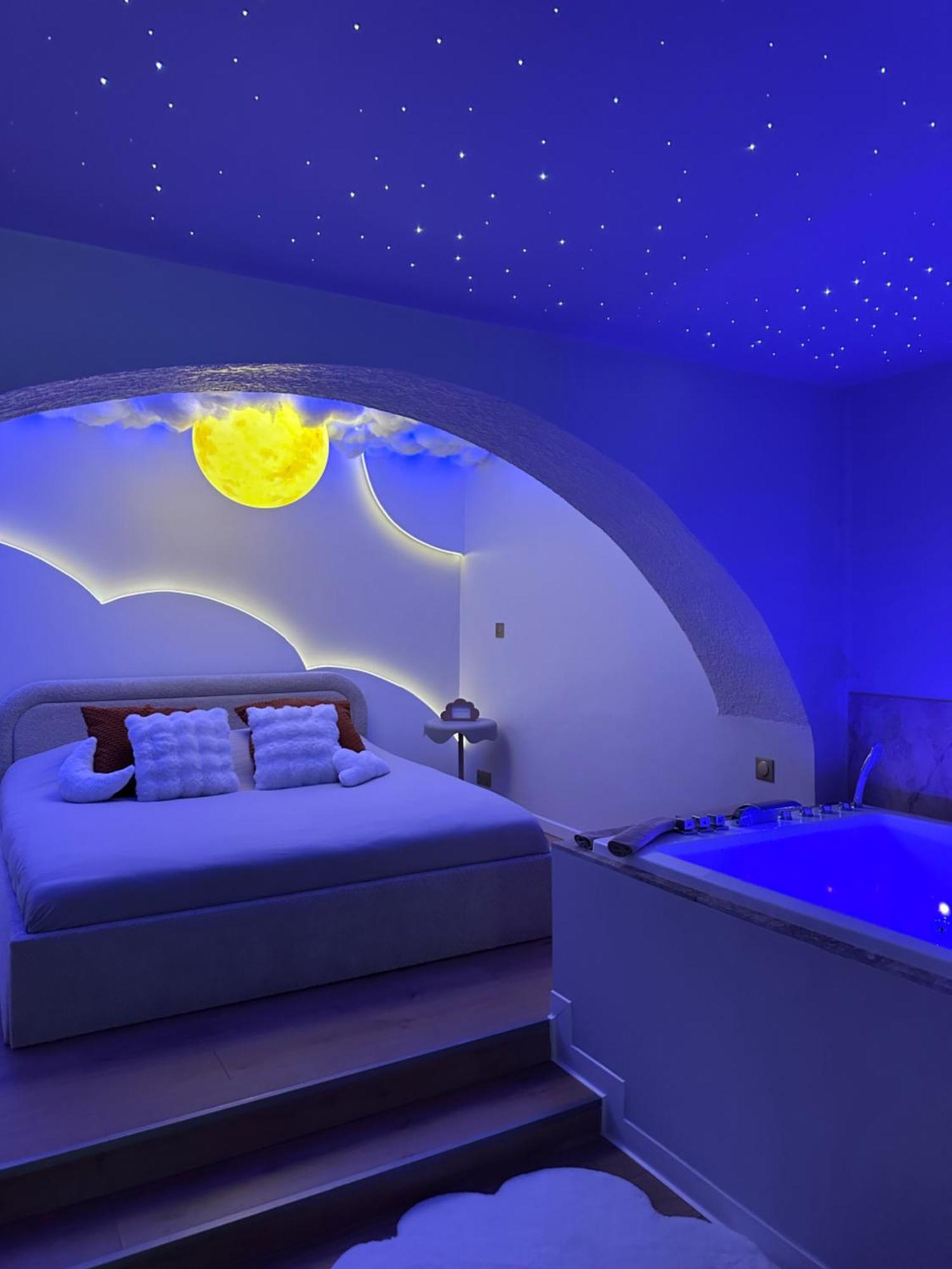 Moon Room, Nuit Insolite - Ollioules Toulon Var Dış mekan fotoğraf